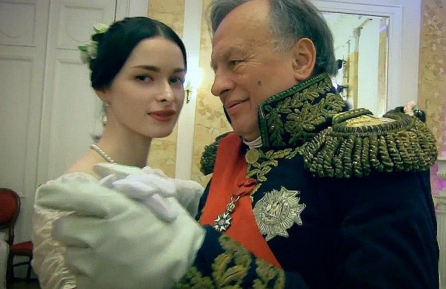 Недавно мне исполнилось 40 лет. Начала встречаться со студентом, воспитала его под себя и не жалею!