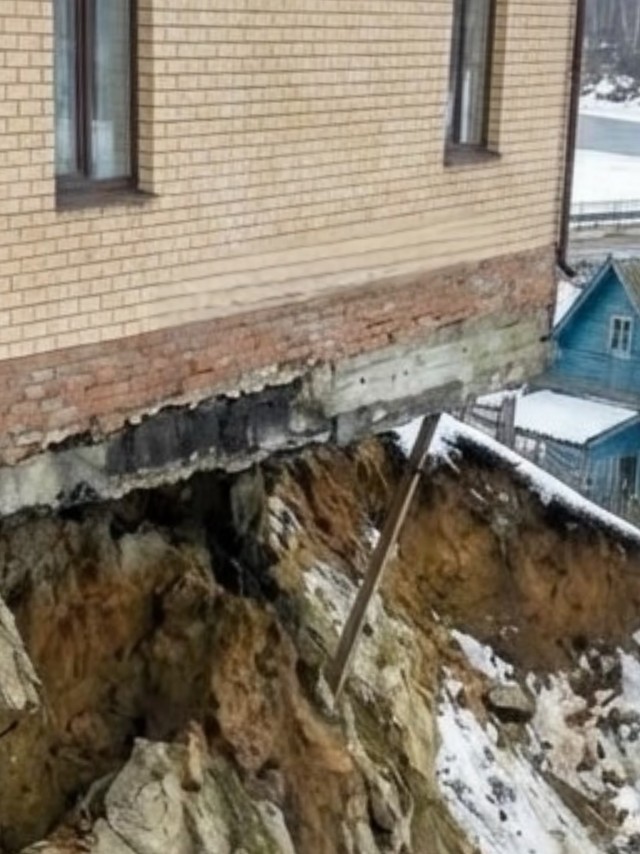 Продам дом у реки .Недорого,срочно,имеется торг.