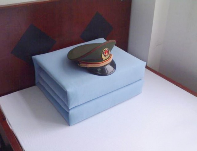 Кровати в китайской казарме
