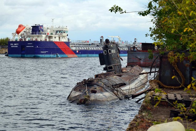 Железный крест: к 25-летию ВМСУ учредили награду, отлитую из вражеского оружия.