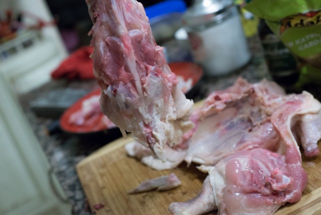 Куриная тушка (рулет) лишенная скелета (poulet désossé)  