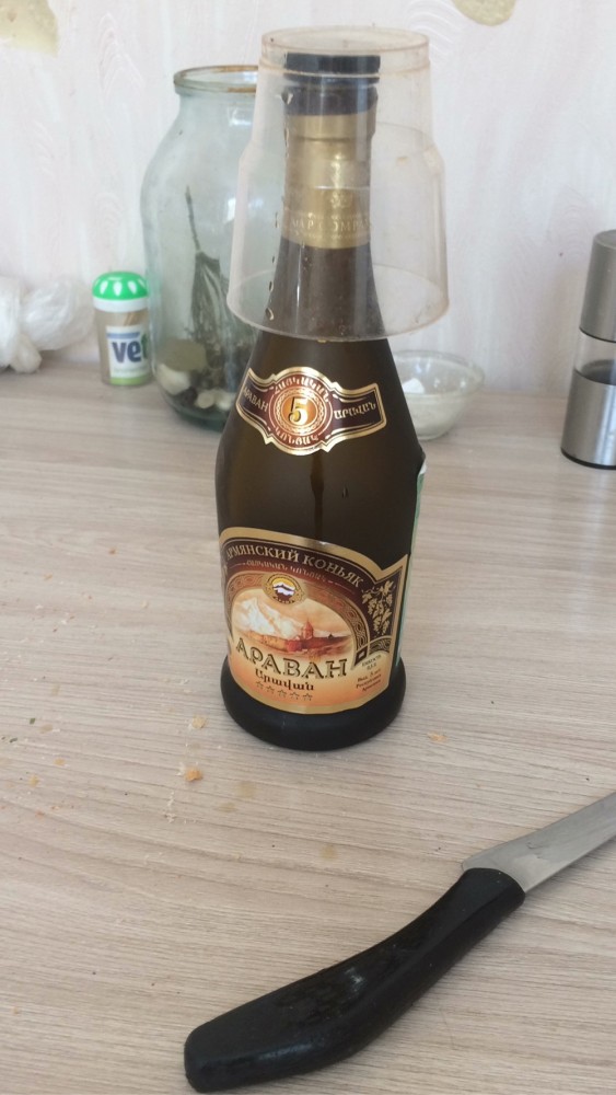 Друг бросил работу в Москве и живет на море.
