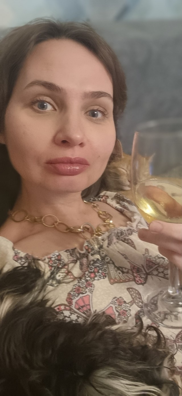 Почему женщины одним "дают" сразу, а других матросят месяцами