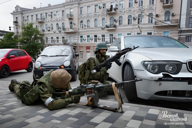 Евгений Пригожин в штабе ЮВО в Ростове