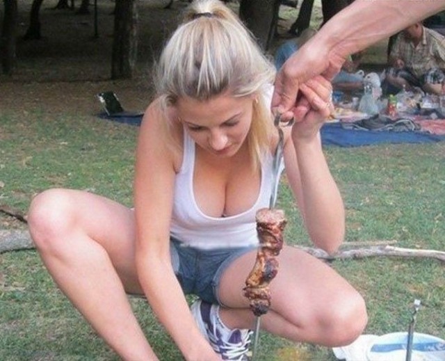 В Копейске беременная расплакалась из-за шашлыка