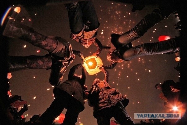 Куда падают небесные фонарики?