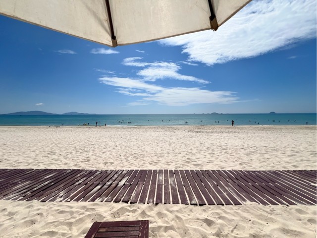 Очередь на Крымском мосту растянулась на 10 километров — туристы часами стоят в пробке