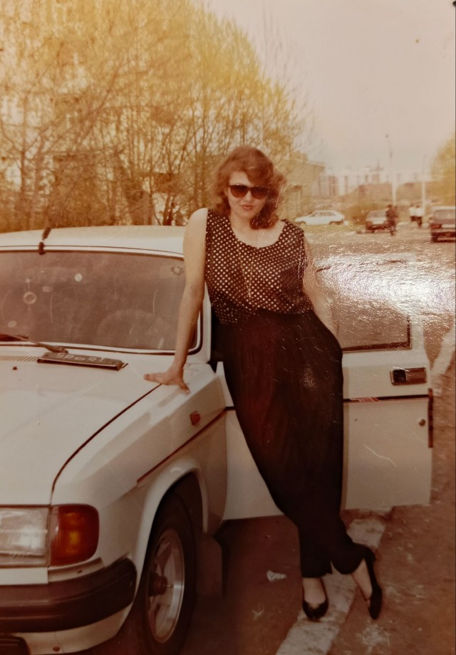 Девчата из 90-х и 00-х