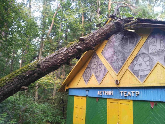 Поход в заброшенный лагерь.
