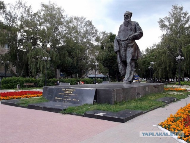 Памятники, которые иначе воспринимаются народом