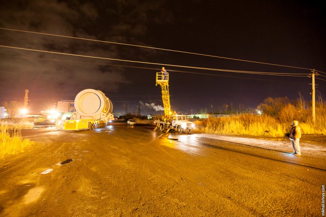 Транспортировка корпуса ядерного реактора через Великий Новгород