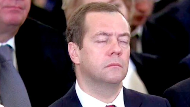 Медведев пожаловался на неэффективный труд россиян