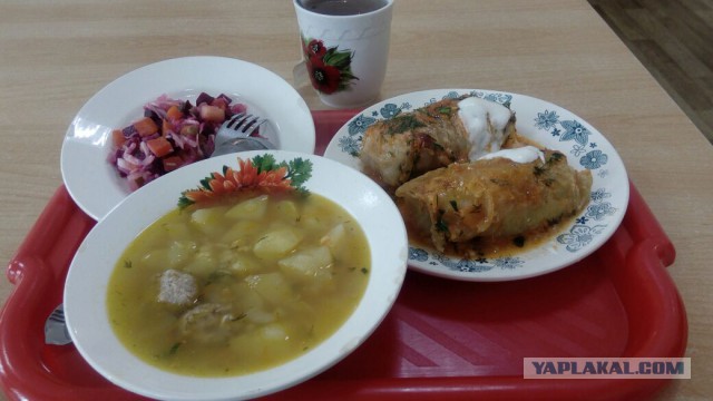 Как дёшево и вкусно отобедать в столовой. Рекомендации для офисных работников