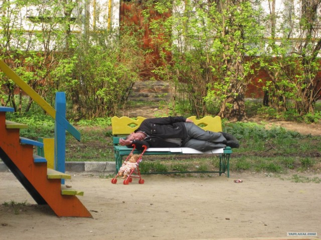 Притомился и прилёг...