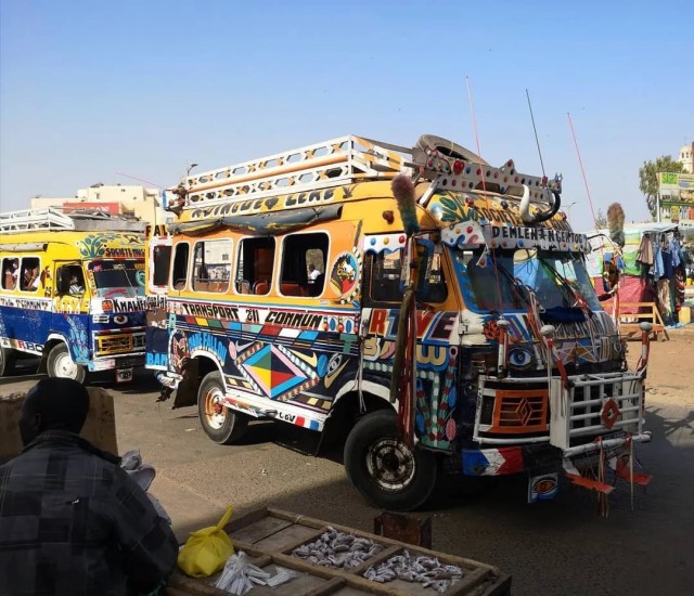 Тайна раскрыта: афробусы МАЗ-131 всплыли в Того под брендом SUB