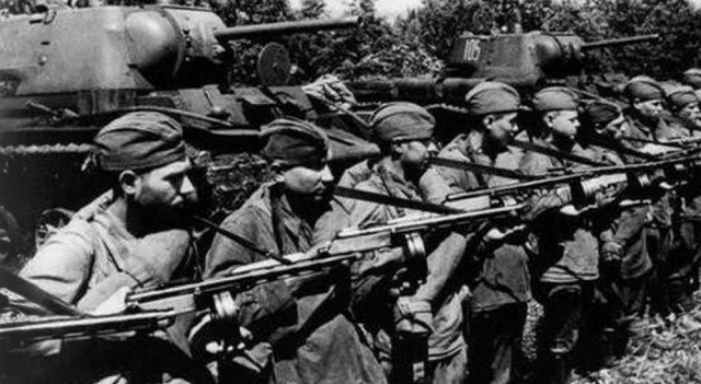 Не стрелявшие в спины: подвиг заградотрядов 16-й армии
