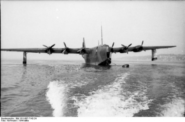 Редкие самолеты. Me-323