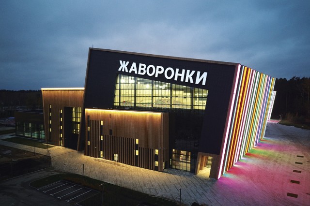 Фигуристки "покупают" себе партнёров для парного катания