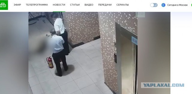 В Санкт-Петербурге женщина бросалась на пассажиров автобуса и пробила голову курьеру