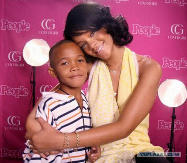 Знаменитости и их родные братья с сестрами