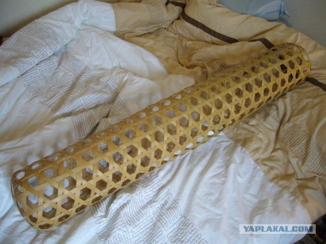 Приспособление для такой жары. Бамбуковая жена