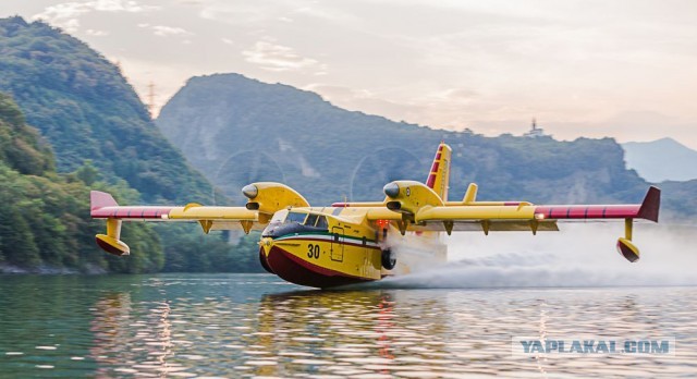 БЕ-200, спуск на воду и взлет с воды