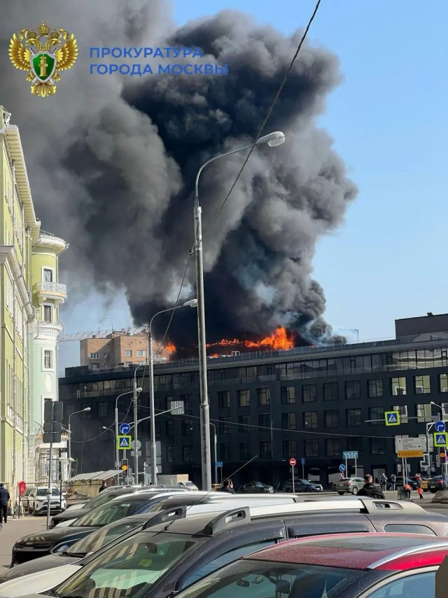 Сильный пожар в элитном ЖК «Роза Росса» в центре Москвы