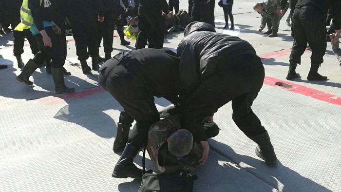 «Стали избивать их, всех подряд»: активисты сообщили о столкновении с охранниками стройки в Шиесе