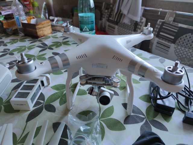 Продам квадрокоптер DJI Phantom 3 advanced