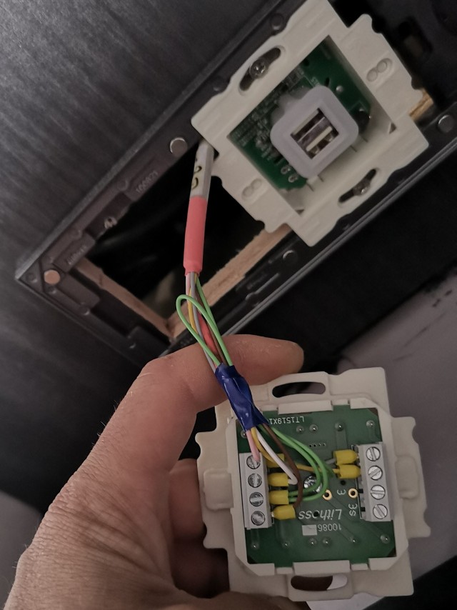 Угадайте по фоткам, кем я работаю?