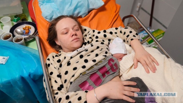Отбомбились по больничке в Мариуполе