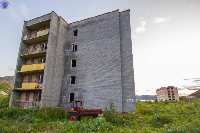 Заброшенная в Арктике ВМБ "Порт-Владимир" на острове Шалим