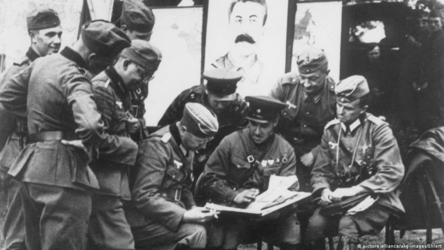 Однажды одна страна вместе с нацистской Германией напала на бедную и несчастную Польшу