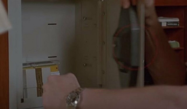 Нелепые моменты и киноляпы в фильме "В осаде", которые многие не заметили