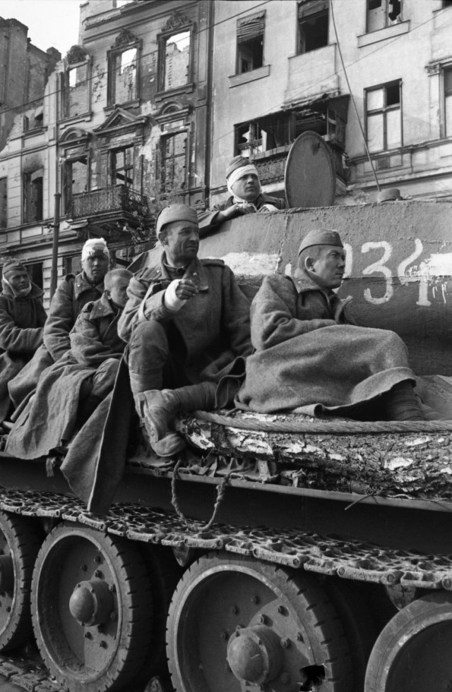 Великая Отечественная в фотографиях 22 - Победа!