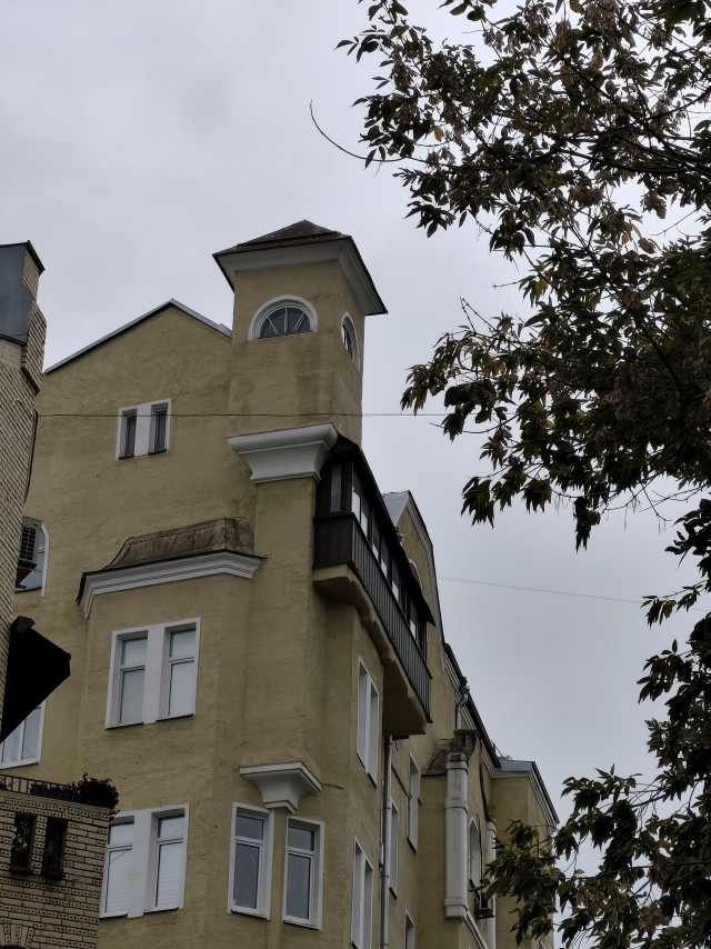 Шляюсь по Москве (мрачное утро).