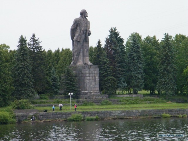 Грандиозное гидротехническое сооружение.