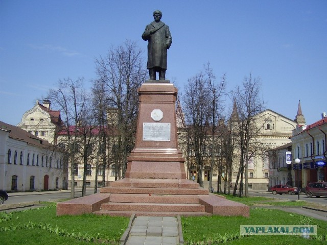 Памятники Ленину