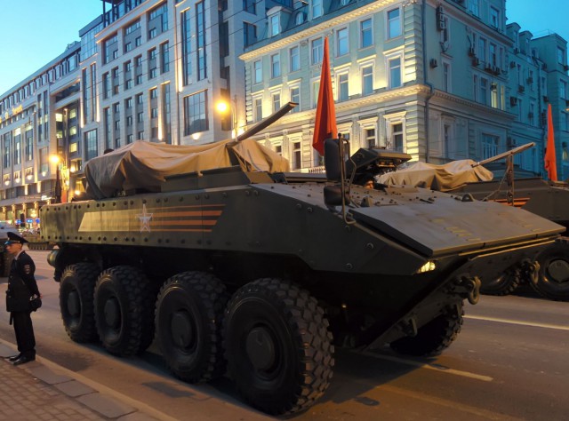 Проход техники. Москва, Тверская 29 апреля