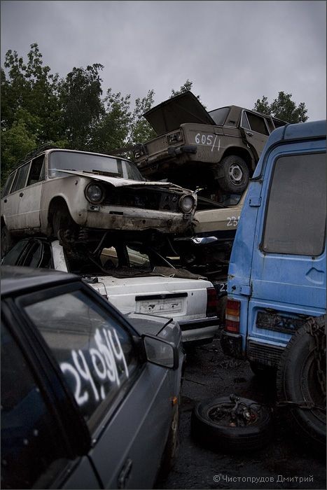 Автомобильная свалка в Москве