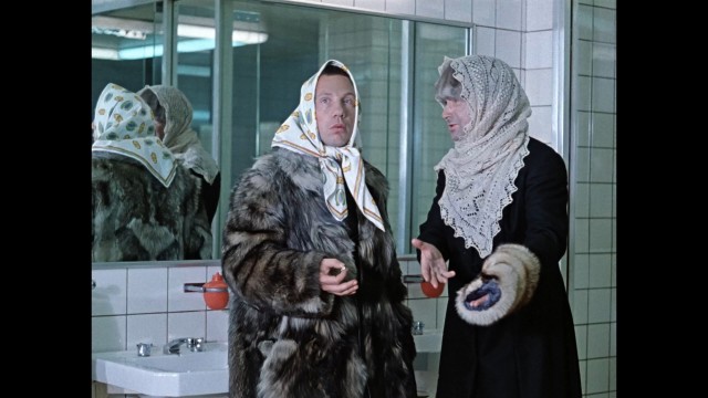 В Екатеринбурге поймали мужчину, который подглядывал в женских туалетах