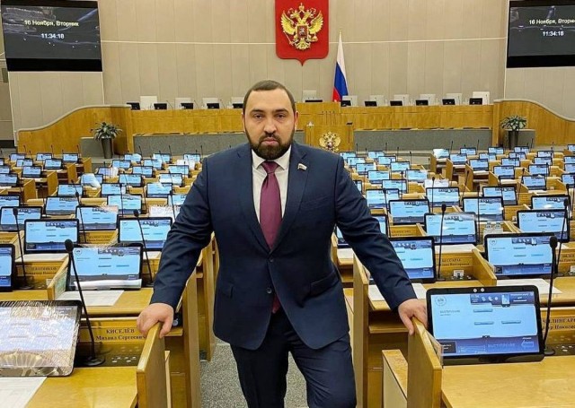 Госдума предложила ввести уголовную ответственность за оскорбление Героев России