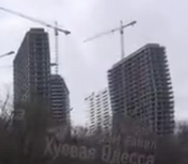 Есть строители? Что с домом?