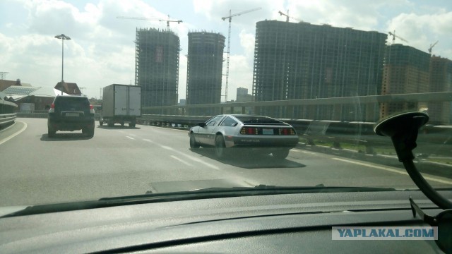Делореан на шоссе Энтузиастов