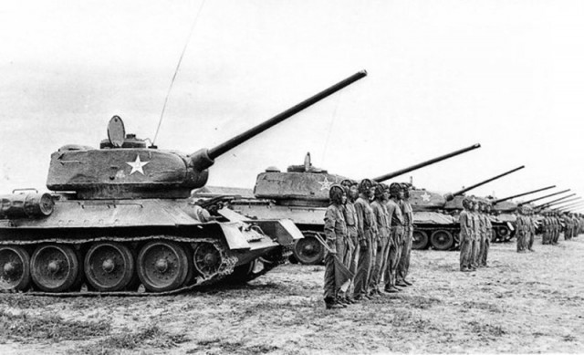 Послевоенная история легендарного танка Т-34 (Будет 23 фото)
