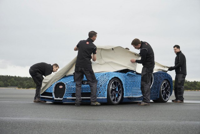 Как выглядит Bugatti Chiron из миллиона деталей Lego