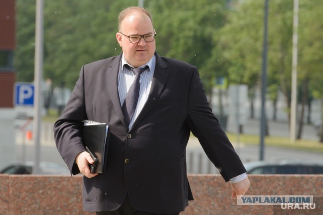 Уральский министр предложил запретить молодым врачам работать в частных ЛПУ