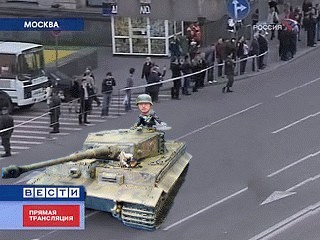 Фотожаба: танки в городе