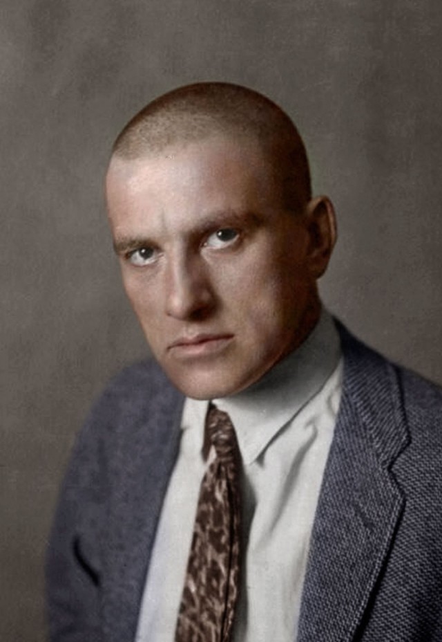Рина Зеленая и Владимир Маяковский. Ялта 1926. Биллиард