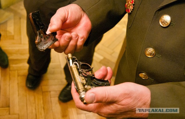 Выбери себе оружие